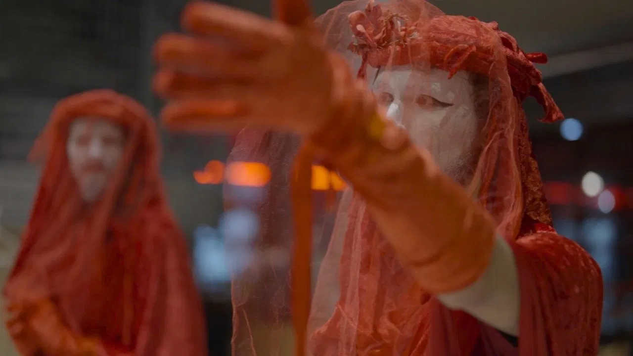 Extinction Rebellion, amour & rage backdrop