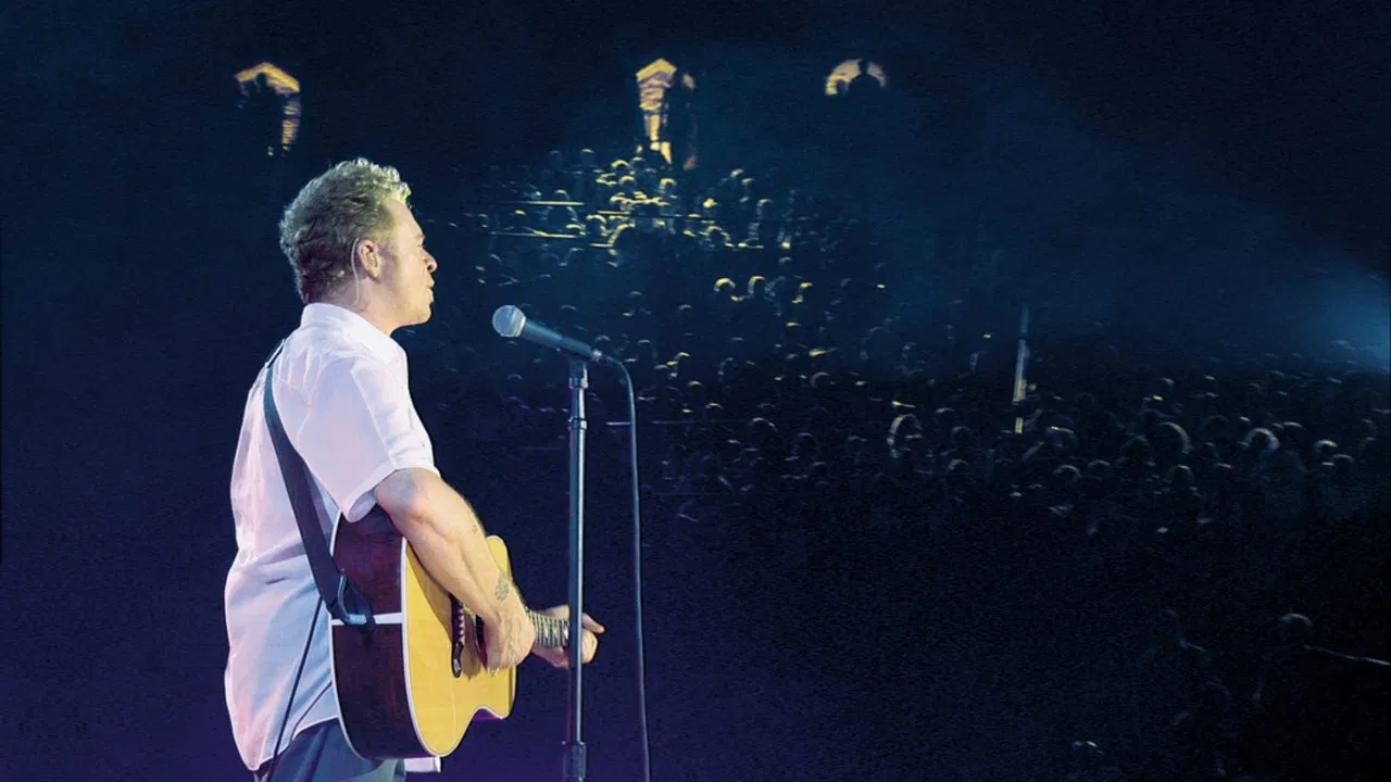 Simply Red - Home: Live in Sicily backdrop