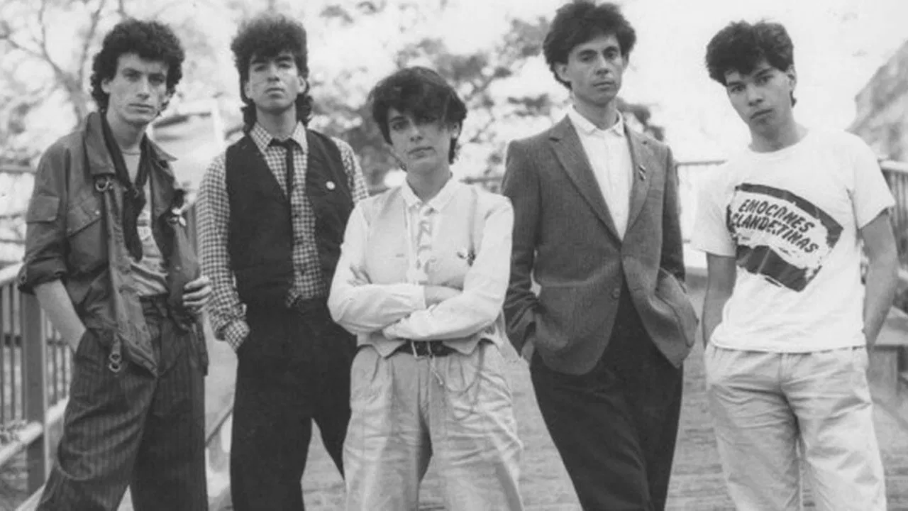 Emociones Clandestinas Mi Nuevo Estilo De Baile backdrop