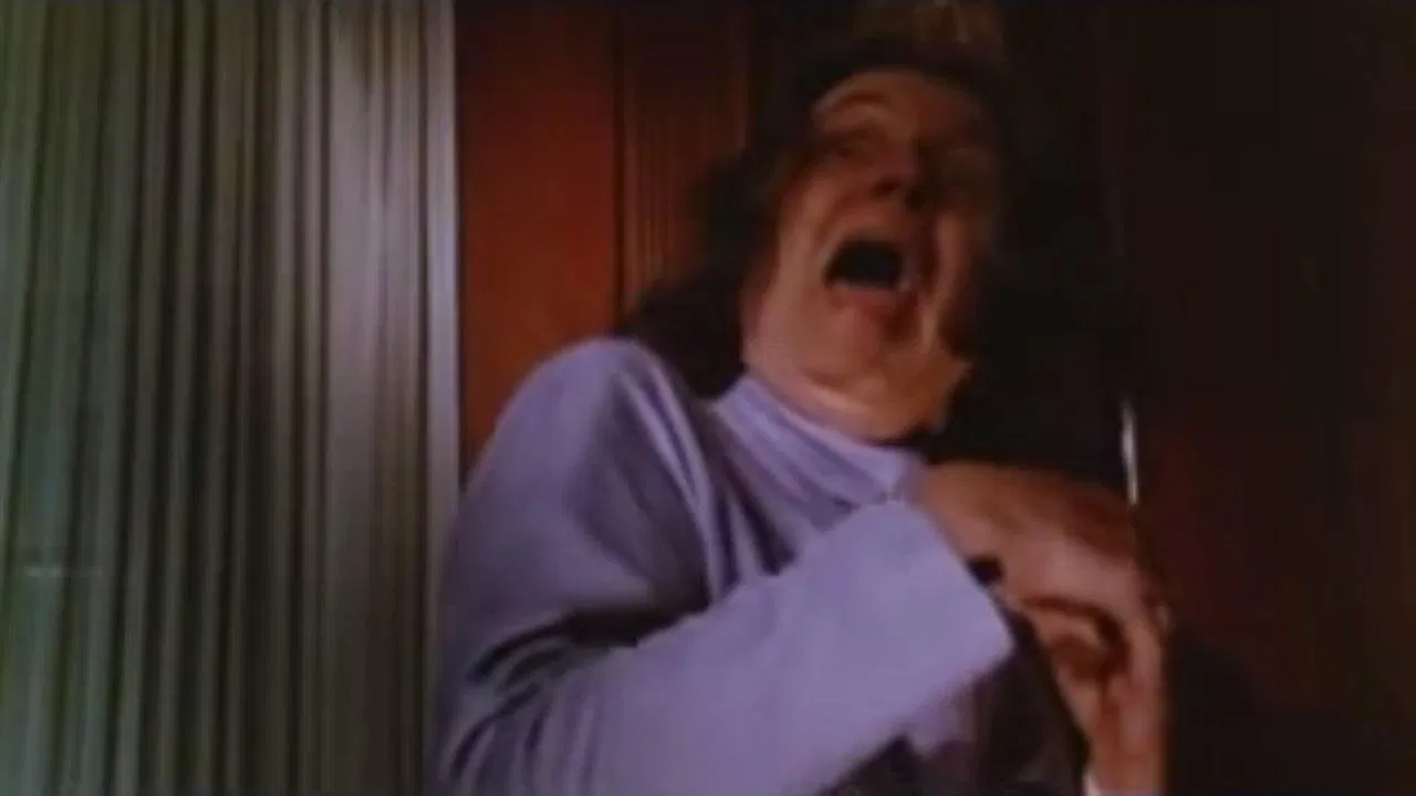 Die Sister, Die! backdrop