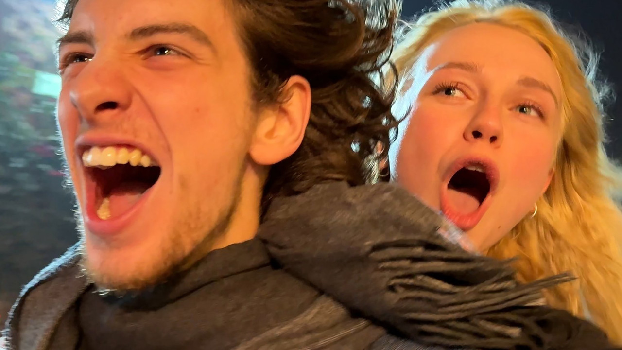 We Should Make Movies About Love backdrop