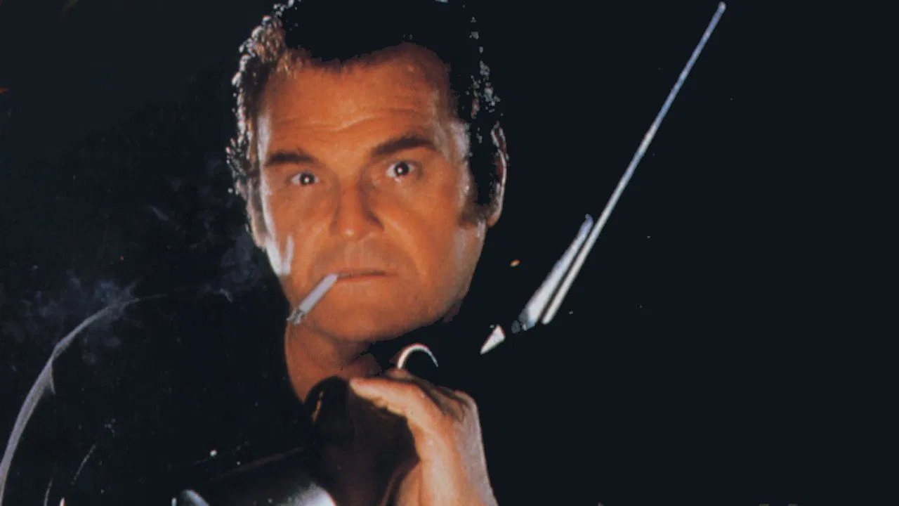 In Broad Daylight backdrop