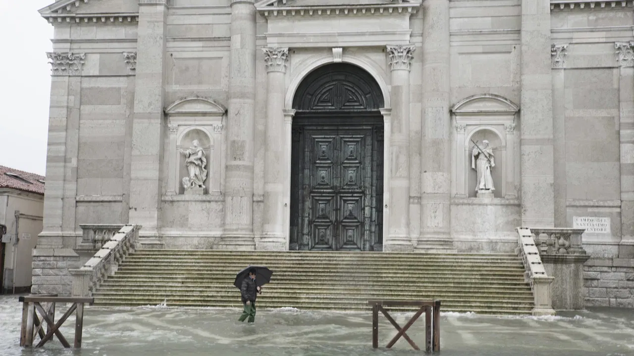 City of Sirens backdrop