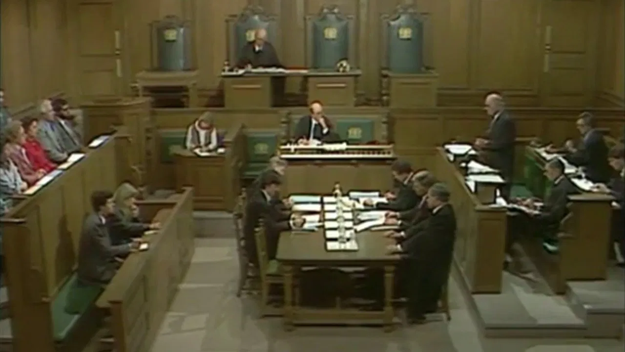 The Trial of Richard III backdrop