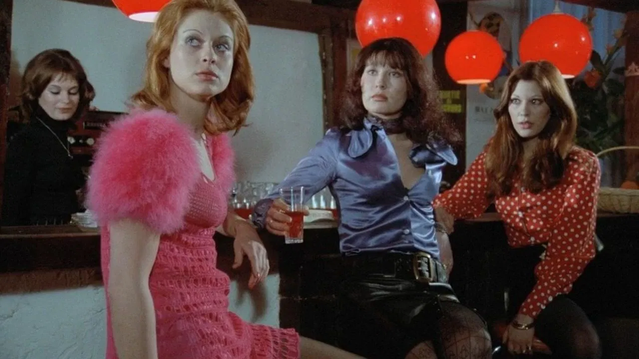 Les Confidences érotiques d'un lit trop accueillant backdrop