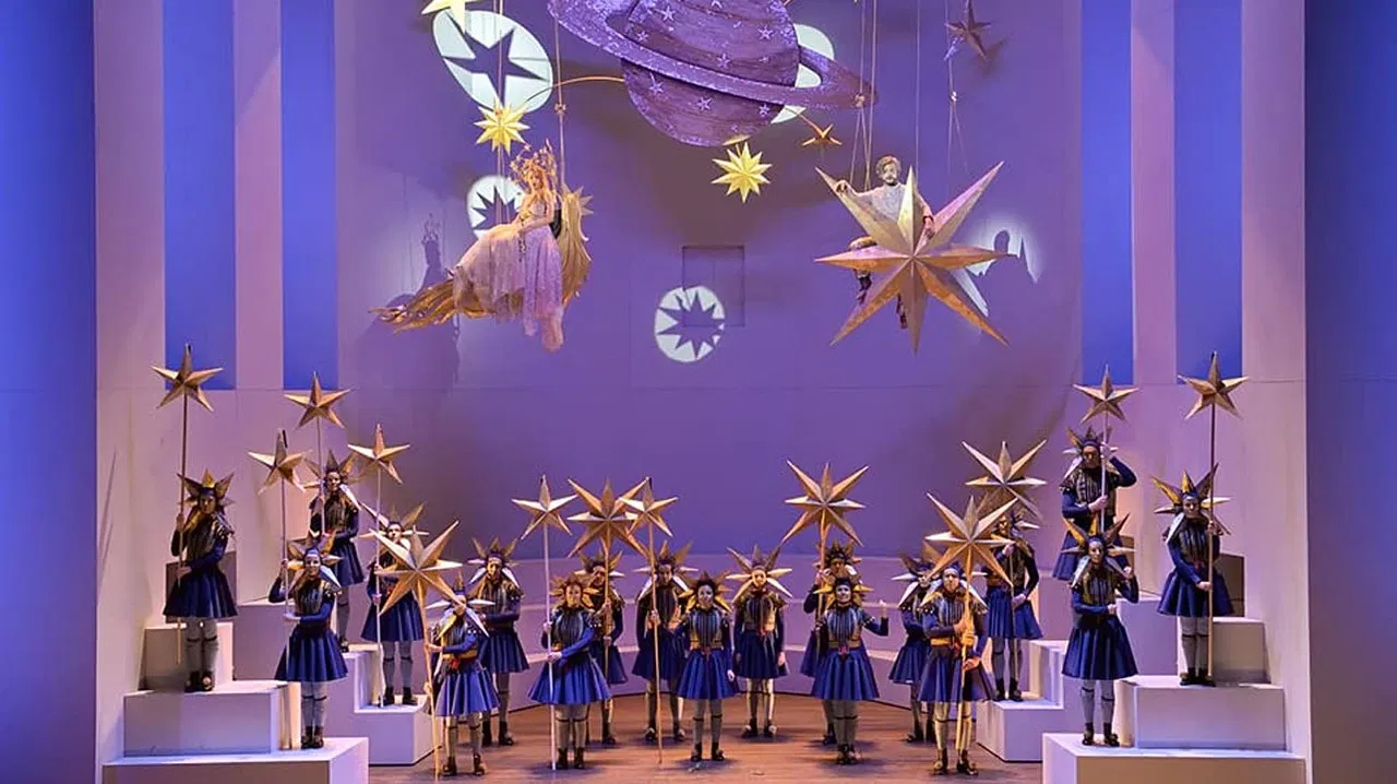 Cavalli: Hercules in Love backdrop