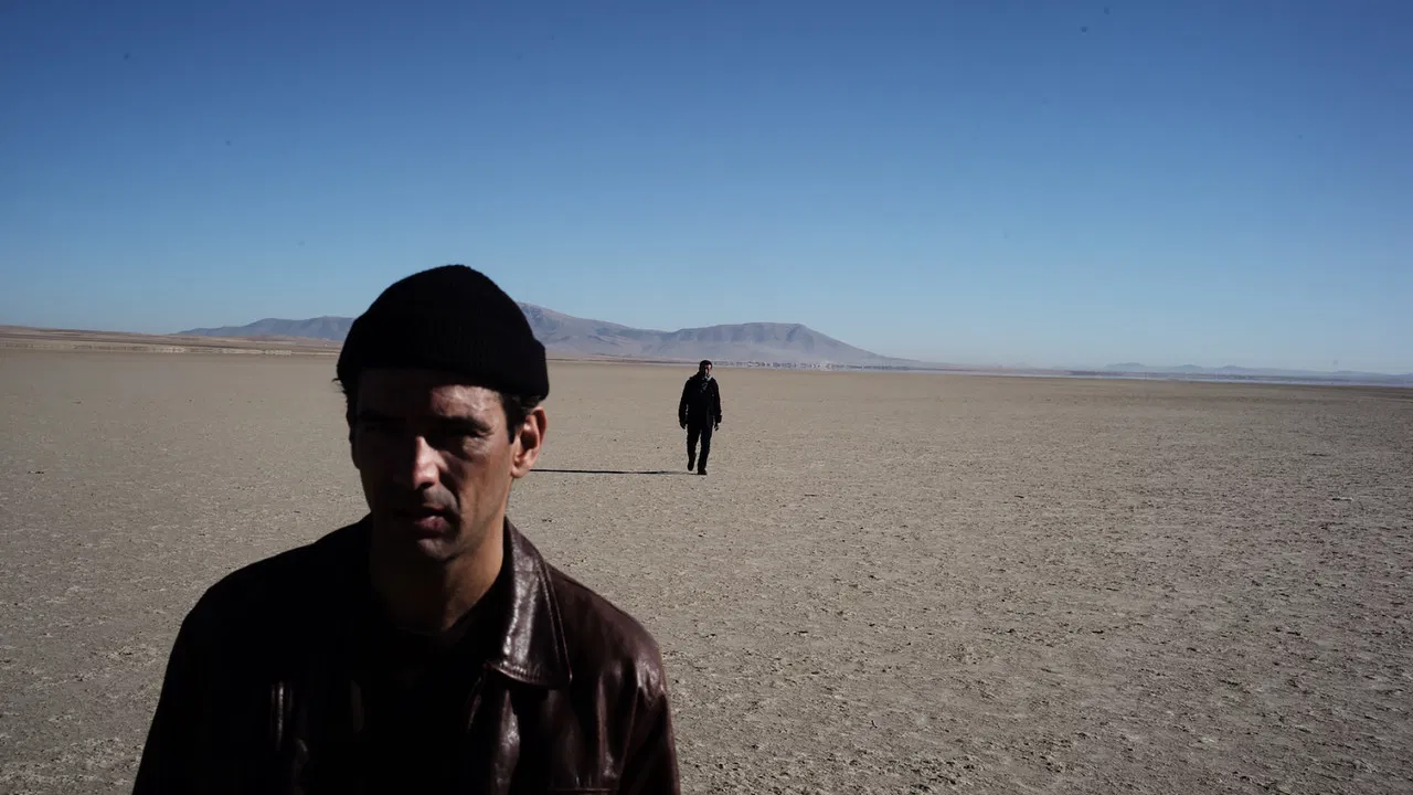 Bin U Bin, Elsewhere the Border backdrop