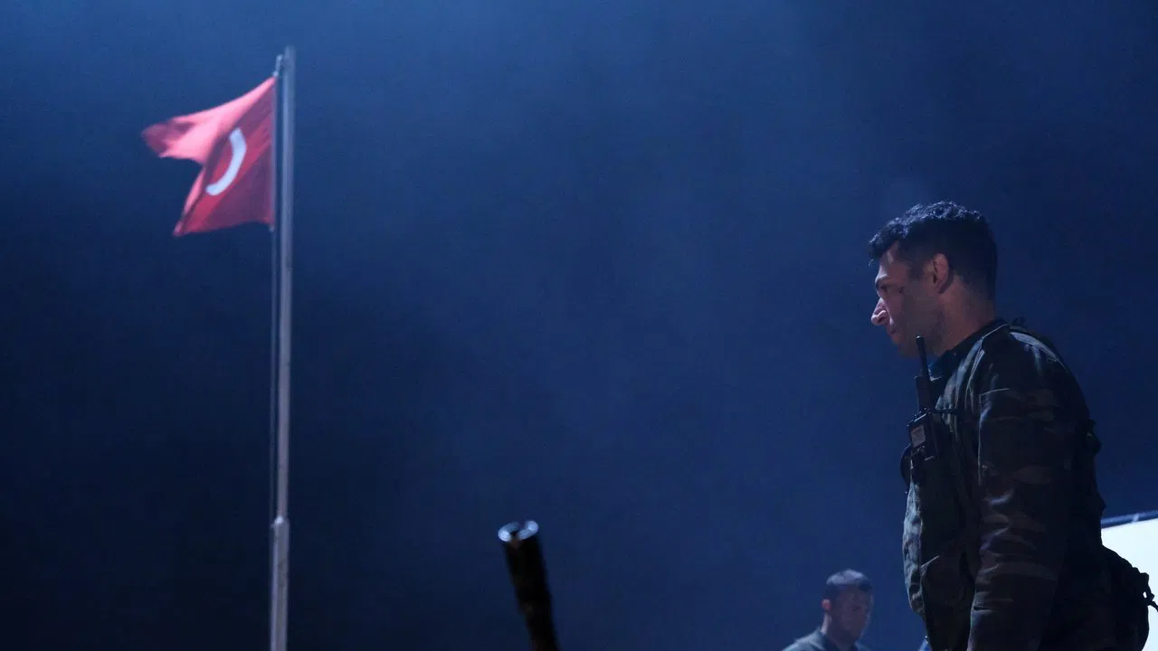 Nefes: Yer Eksi İki backdrop