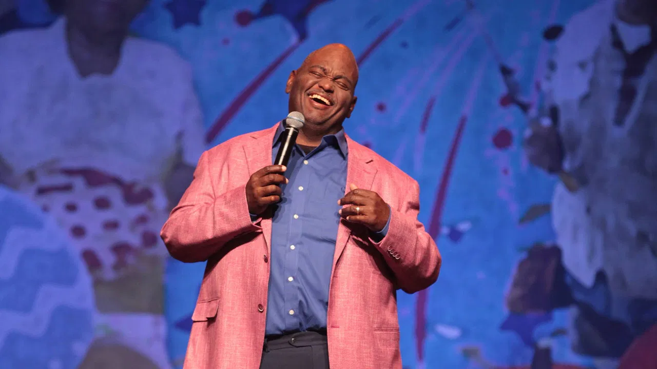 Lavell Crawford: Home for the Holidays backdrop