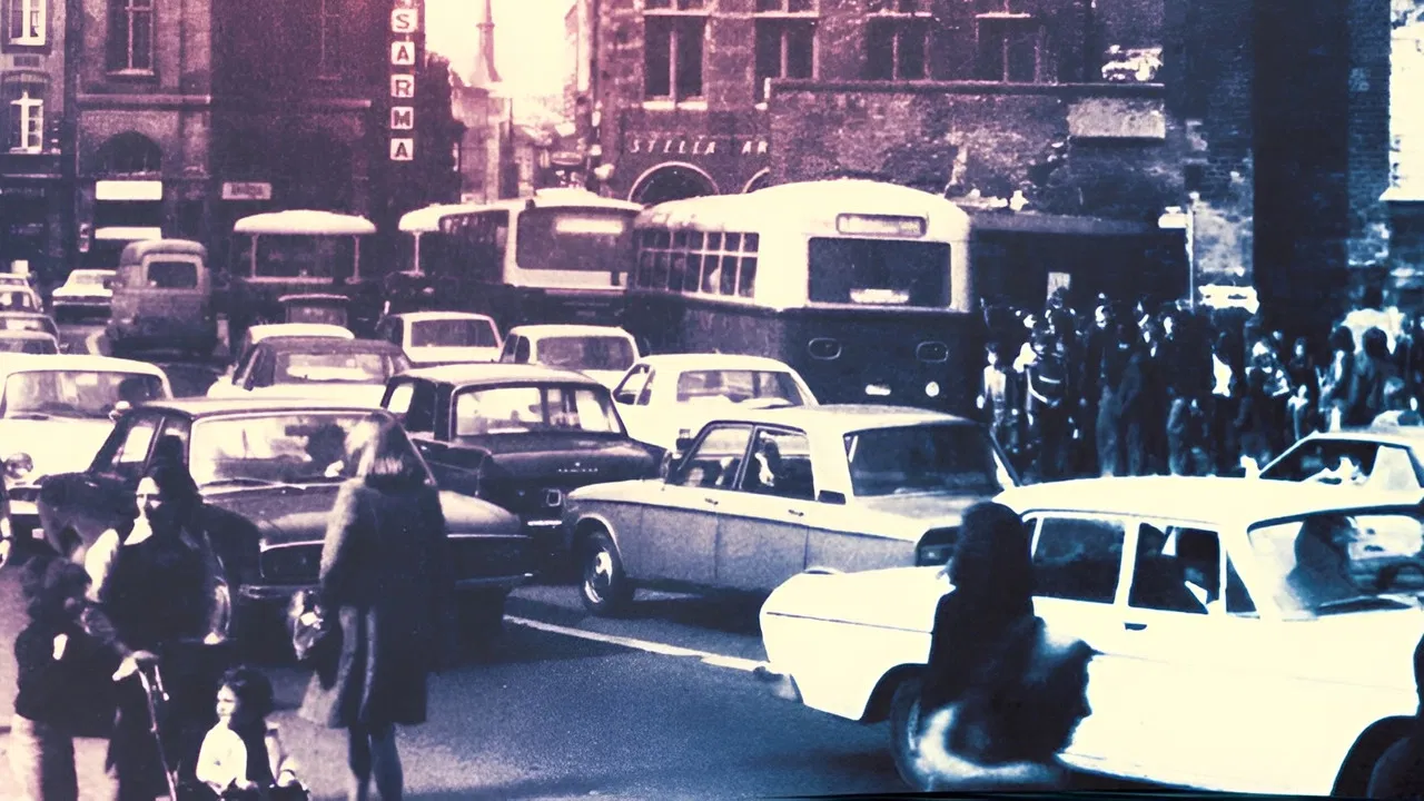 Leuven - Autovol en autovrij backdrop