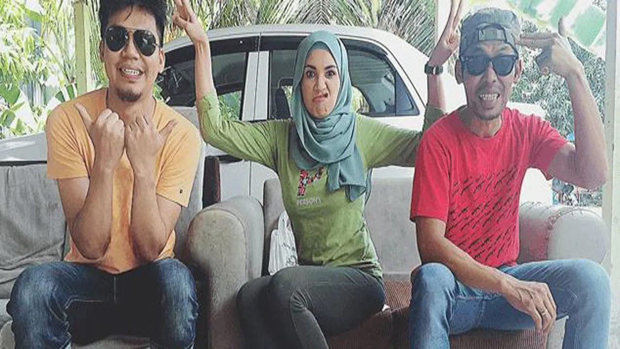 Sepahtu Mercun Raya backdrop