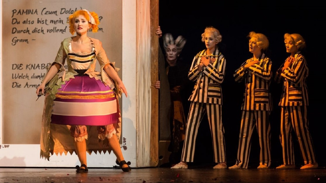 La Flûte Enchantée - Château de Versailles backdrop