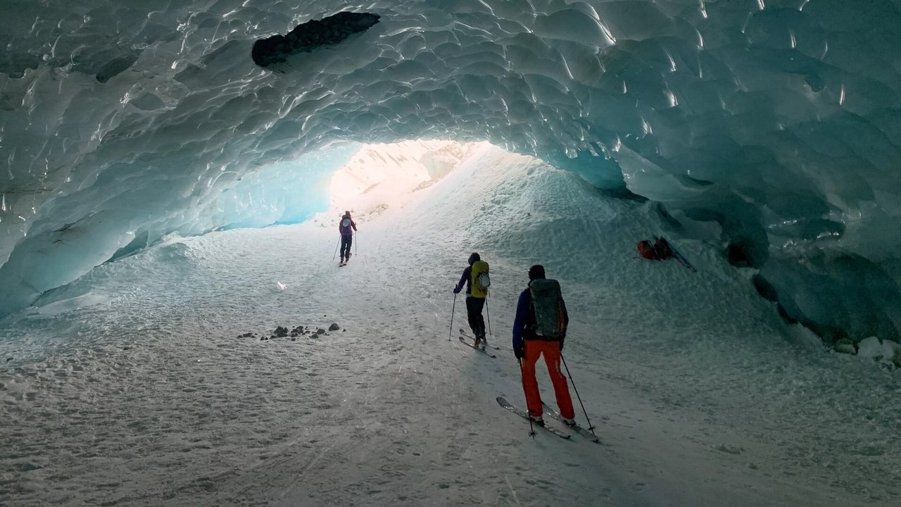 La Haute Route au fil des glaciers backdrop