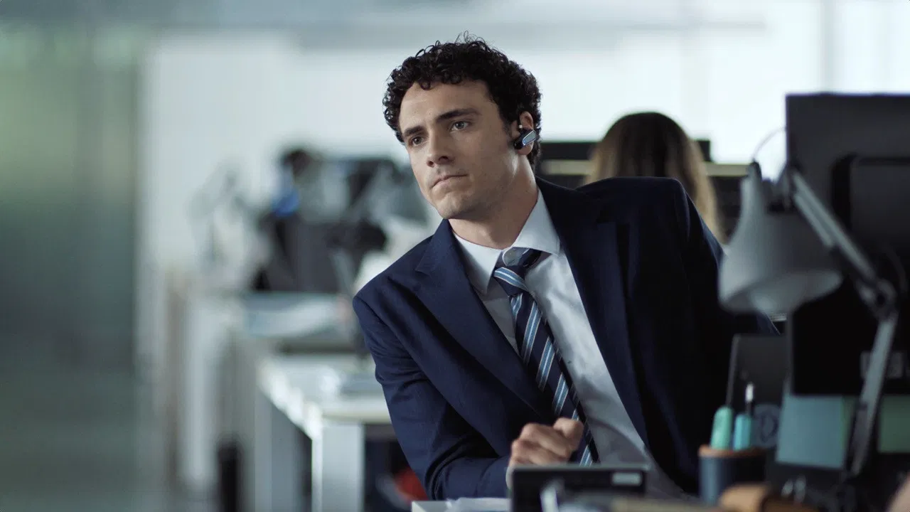 Traje y Tupper backdrop