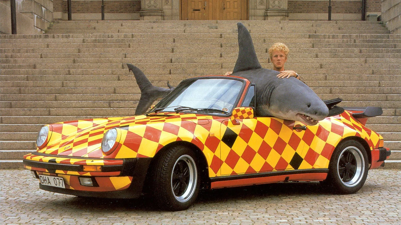 Hajen som visste för mycket backdrop