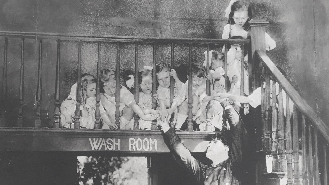 I'll Say So backdrop