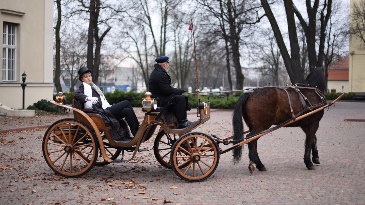 Return of the Reveller backdrop