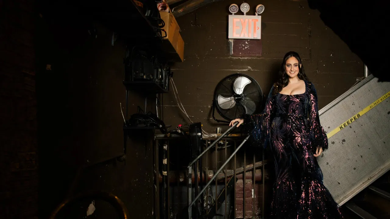 Come for Me backdrop