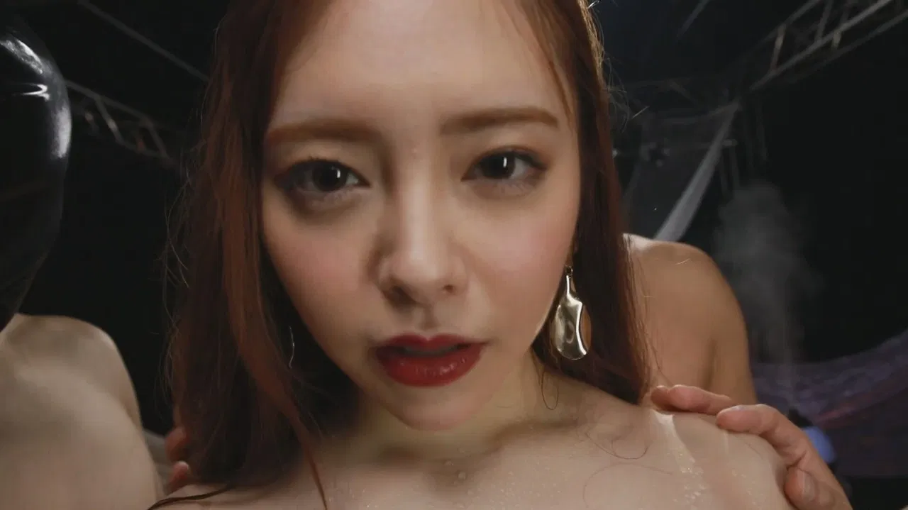 Yuna Ogura – Unpleasant backdrop