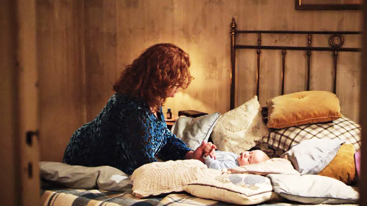 Una casa lejos backdrop