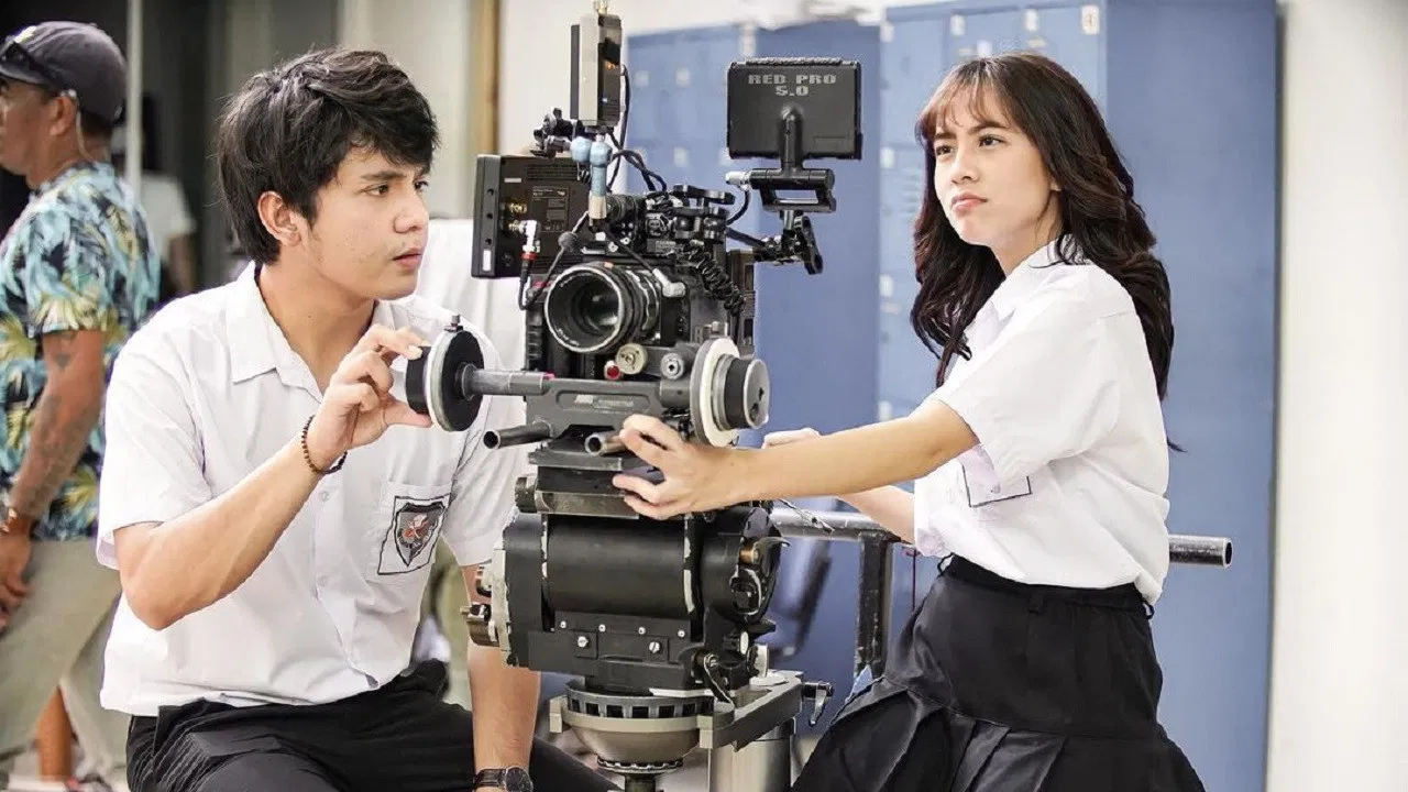 Live With My Ketos backdrop