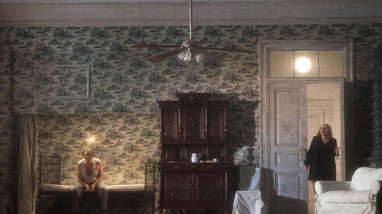 Wagner: Tristan und Isolde backdrop