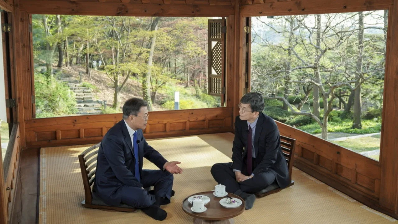 대담 - 문재인의 5년 backdrop