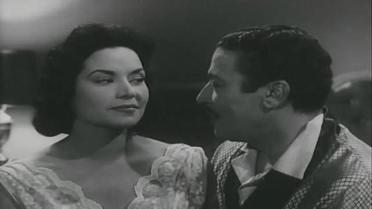 Qalb Yahtarek backdrop