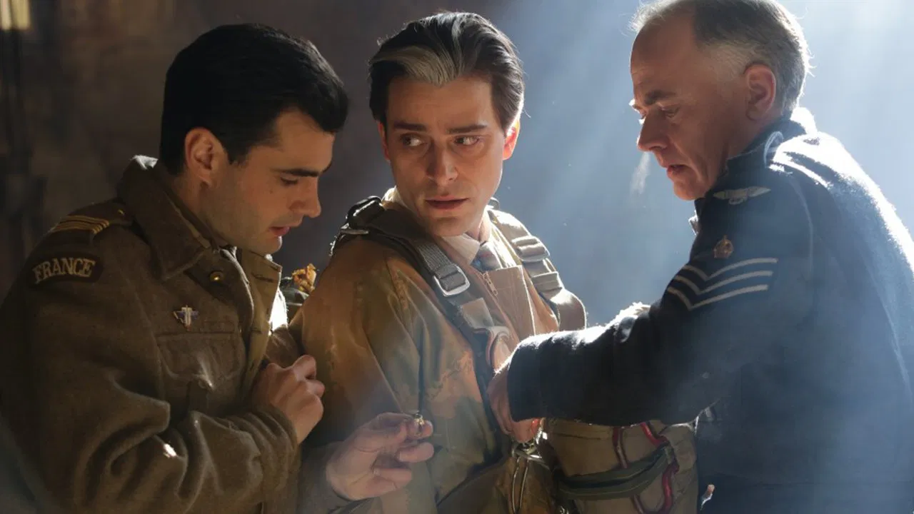 Pierre Brossolette ou les passagers de la lune backdrop