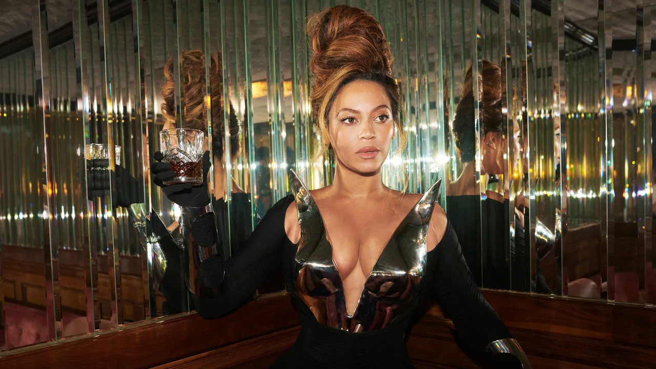 RENAISSANCE backdrop