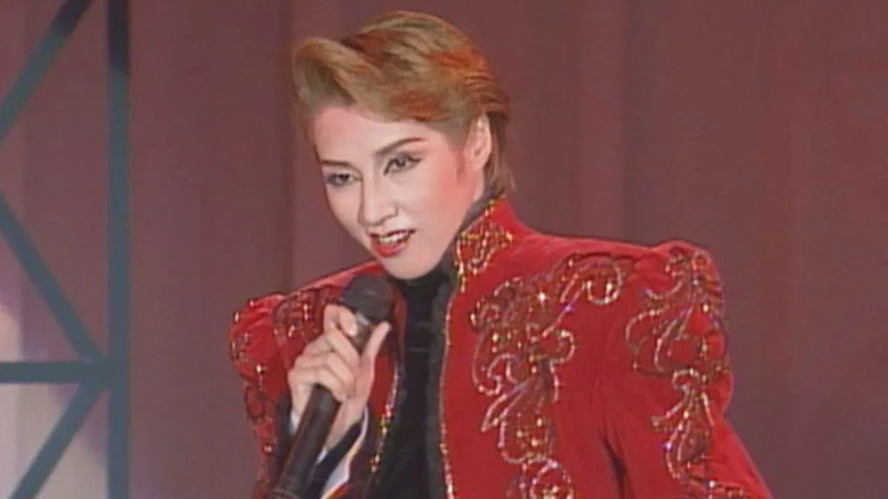 Aika Mire Dinner Show - LA GARE backdrop