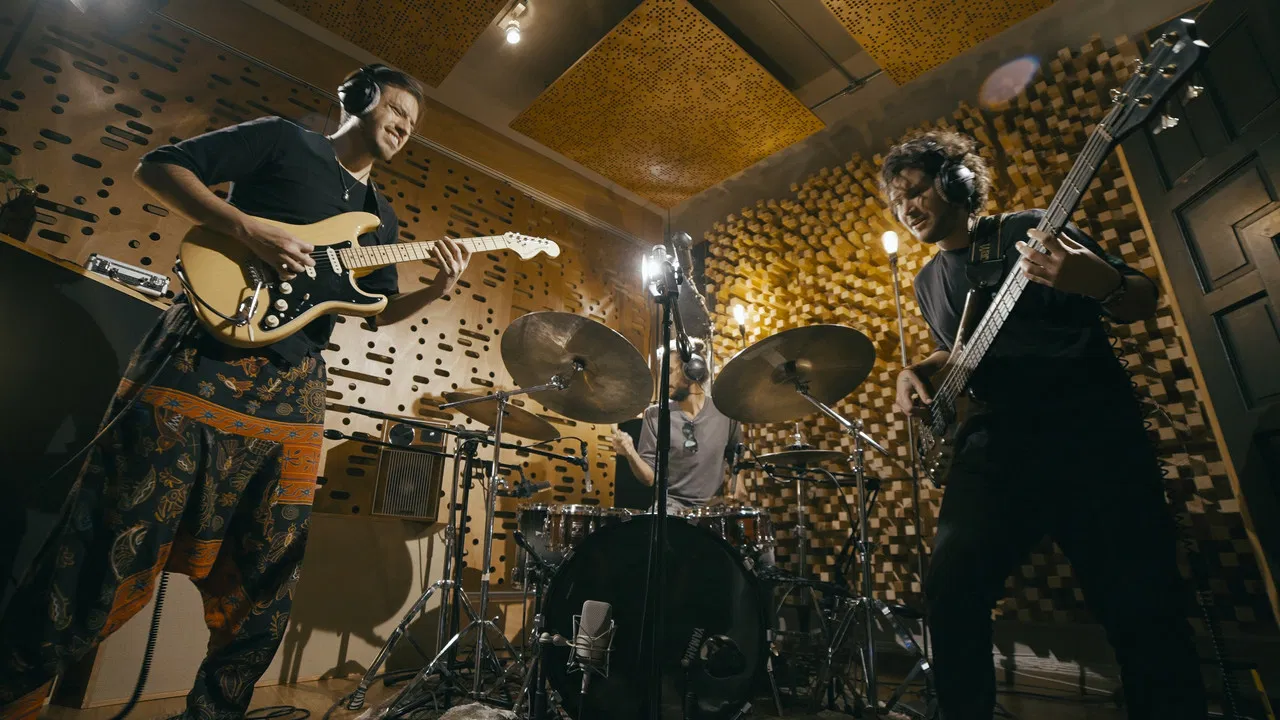 Spliff: The Live backdrop