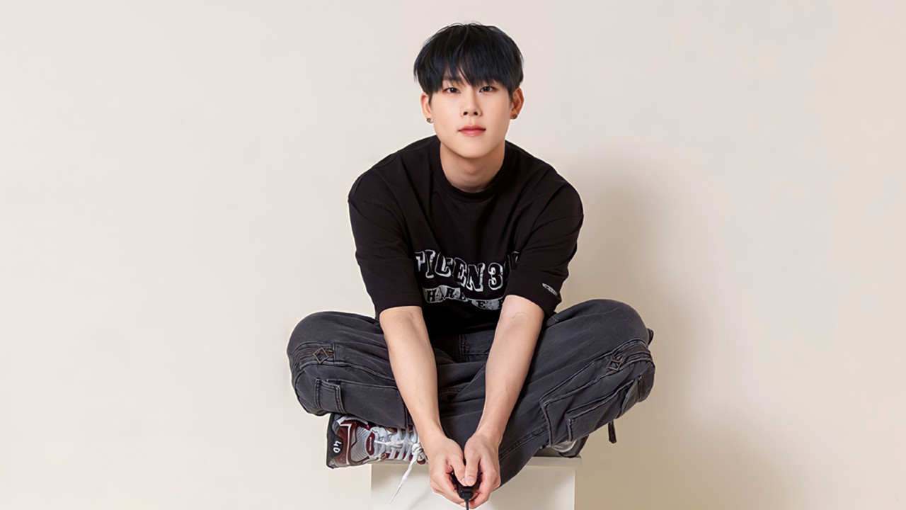 JOOHONEYWALKER backdrop