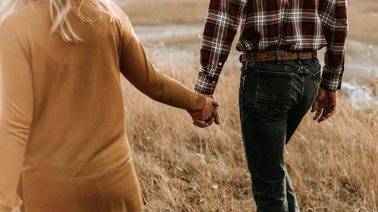 The Farmer Wants a Wife backdrop
