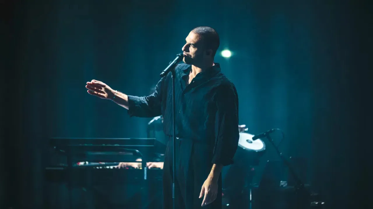 Amir - Basique, le concert backdrop