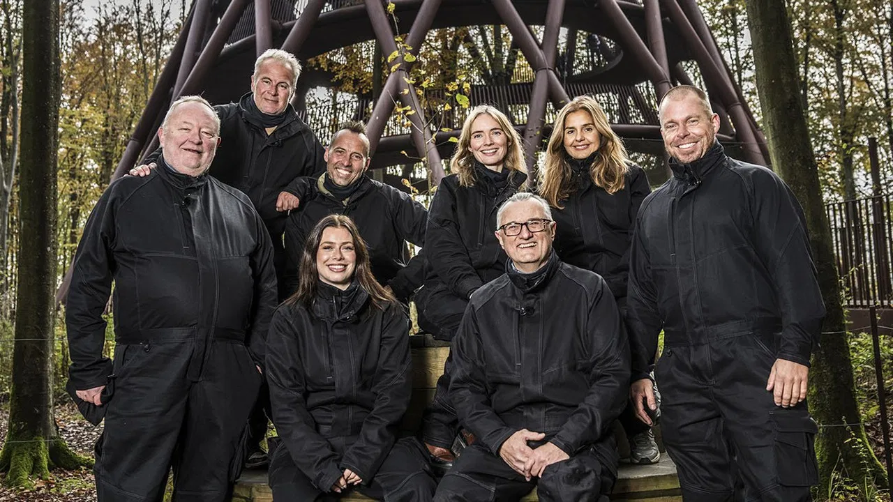 Hunted wild - Celebrities on the run backdrop