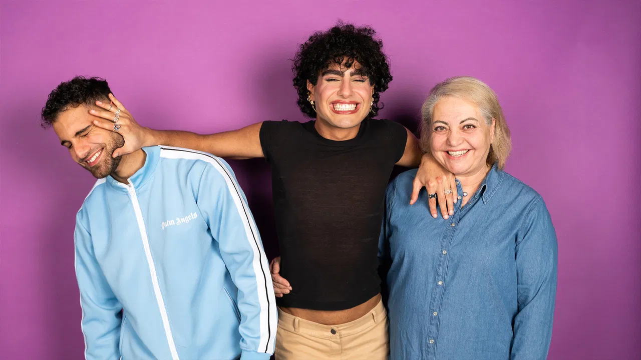 Alle elsker Sinan backdrop