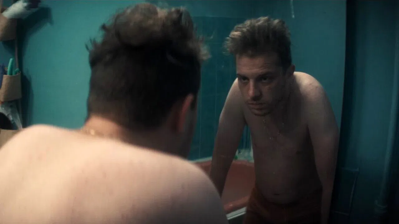 L'Enfant Seul backdrop