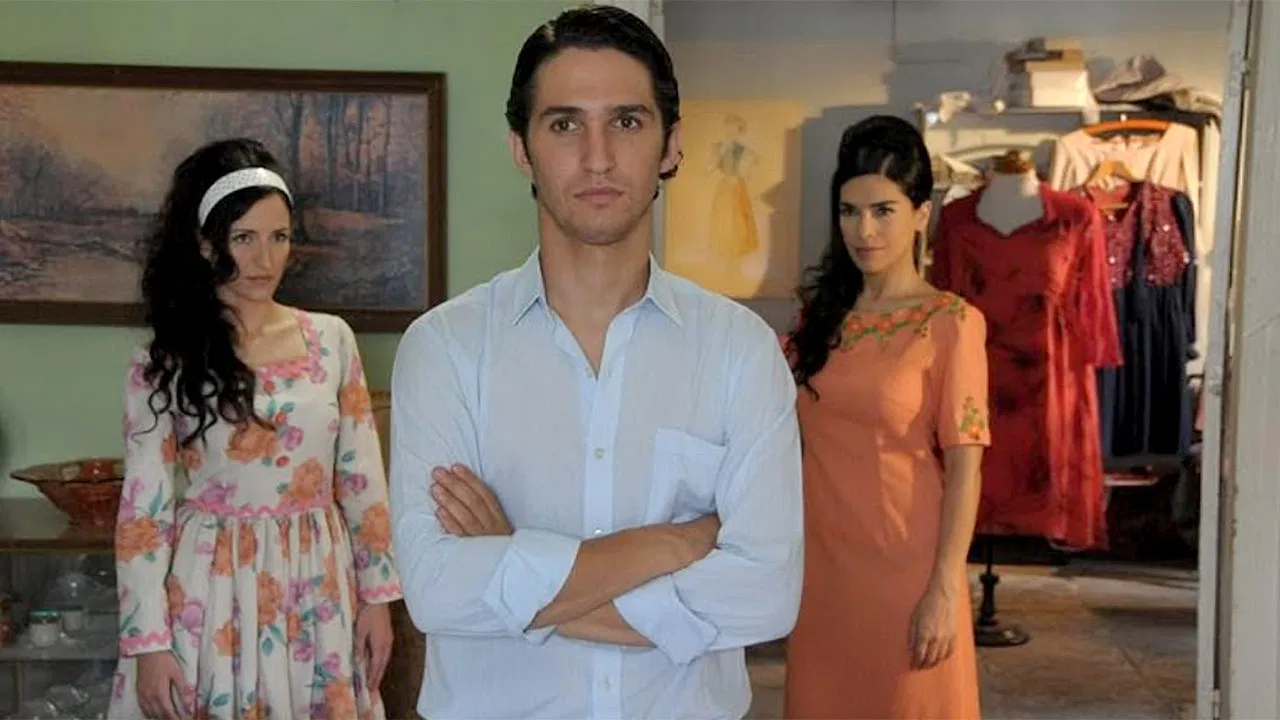 Στην Άκρη Του Παραδείσου backdrop