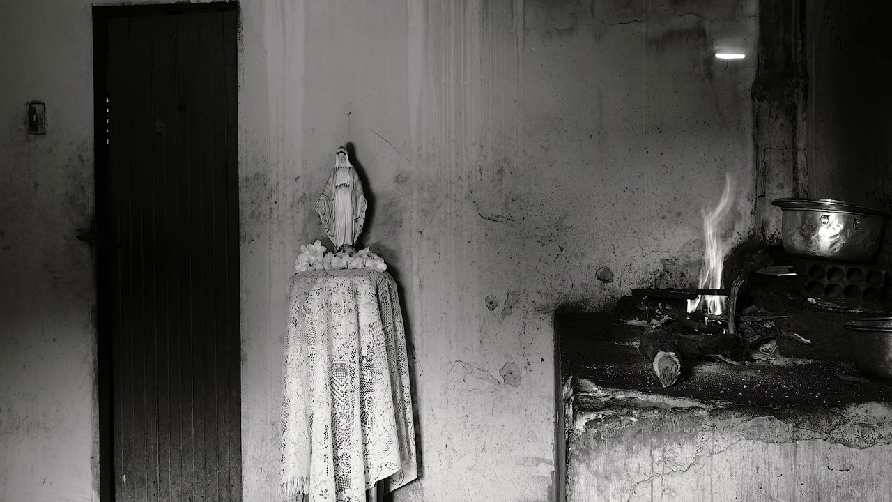 Mãe Santíssima backdrop