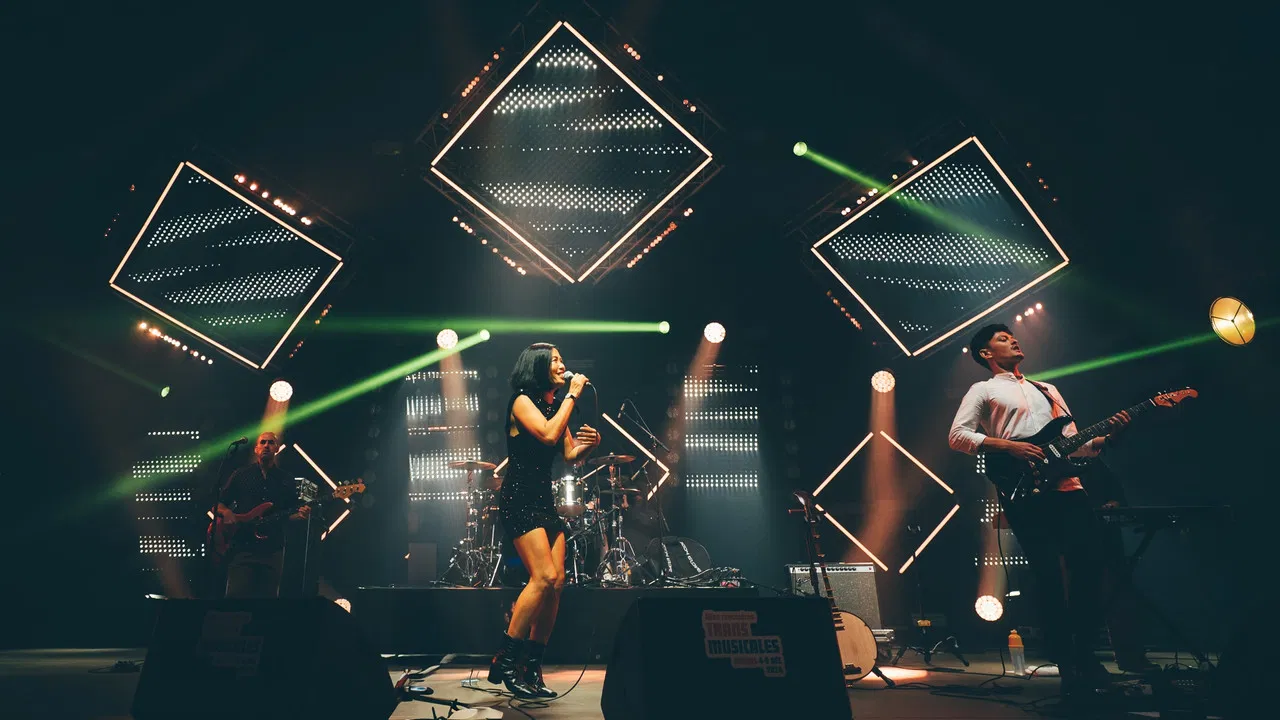 Saigon Soul Revival en concert aux Trans Musicales de Rennes 2024 backdrop