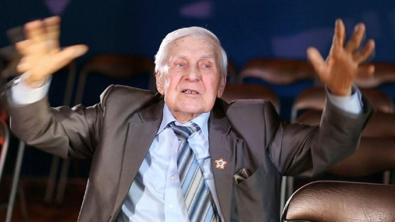 Nikolay Dupak. About Vysotsky, Taganka and himself backdrop