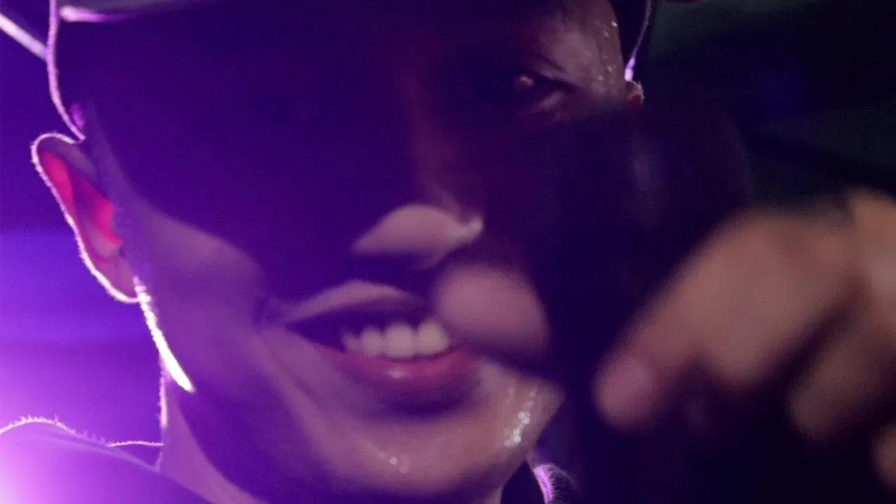 Anong 9-5!? backdrop