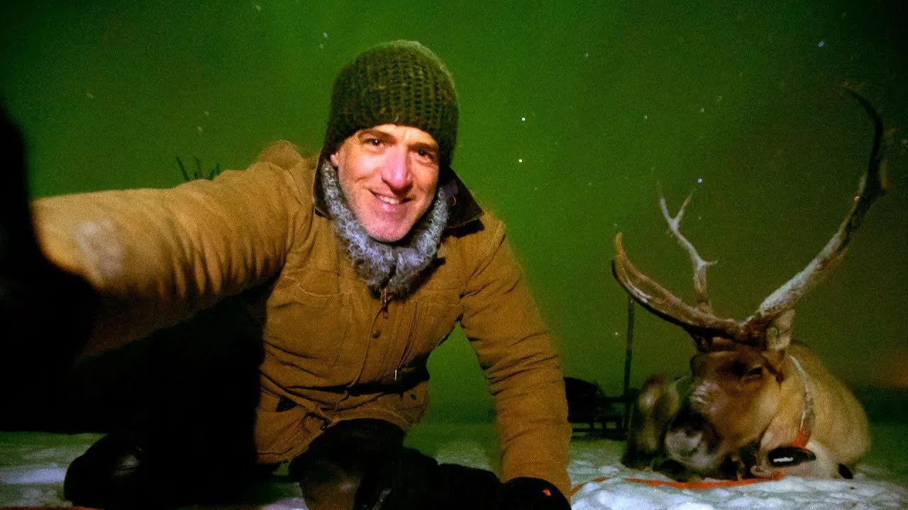 Gordon's Northern Lights Adventure backdrop