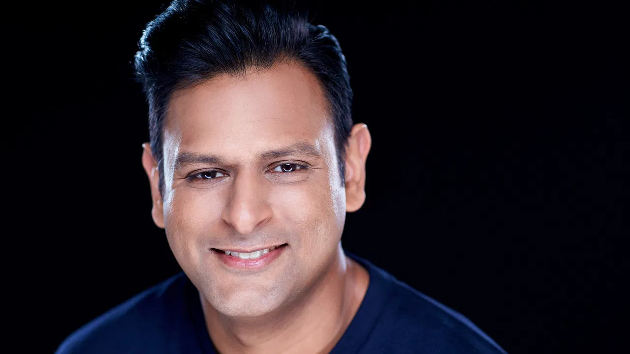 100% Hindoe? backdrop