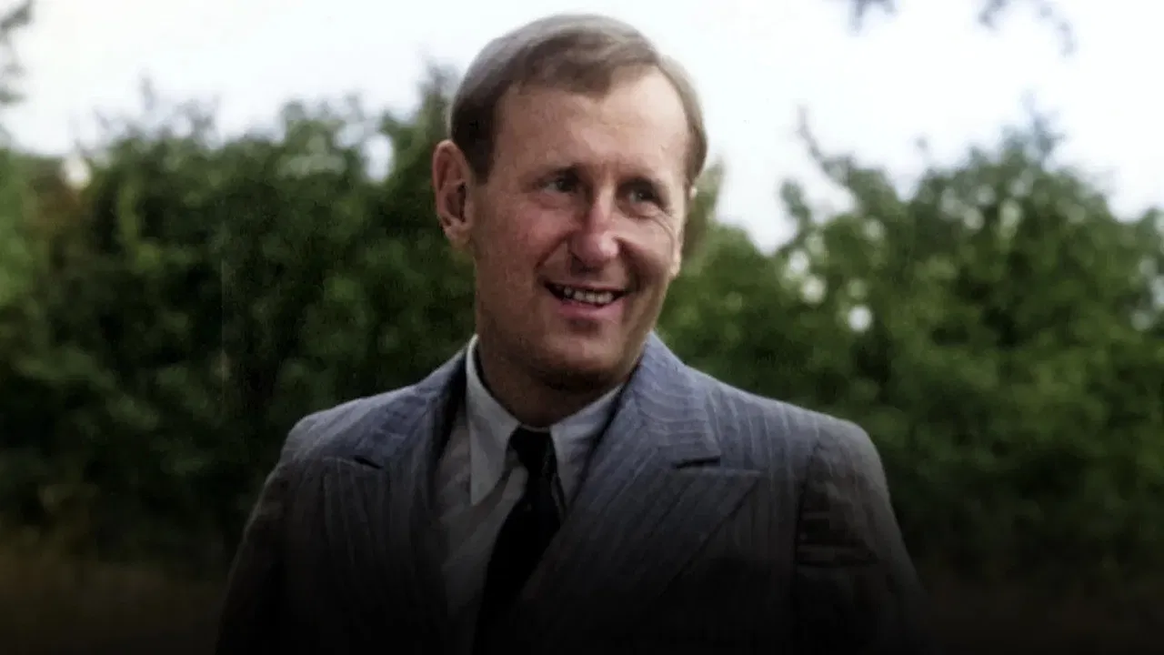 Bourvil : le rire et la tendresse backdrop