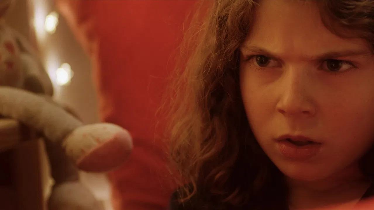 Conte sauvage backdrop