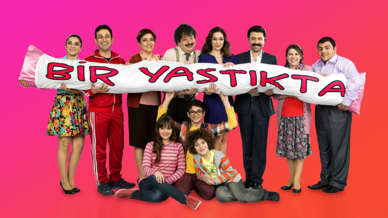 Bir Yastıkta backdrop
