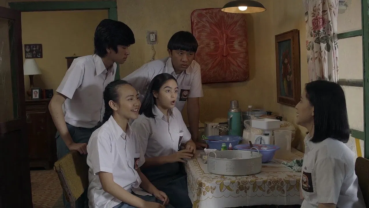 Cemara's Family: The Series backdrop