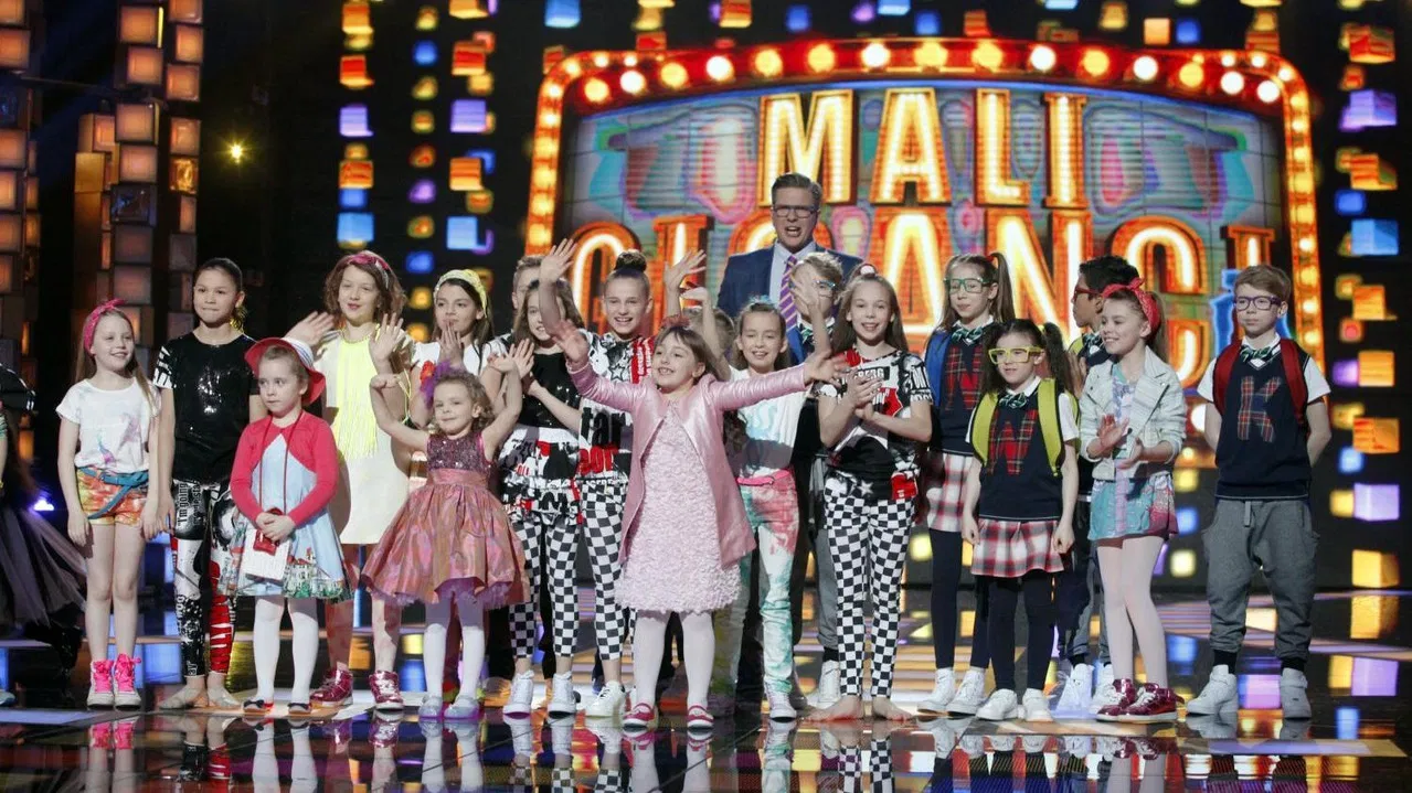 Mali Giganci backdrop